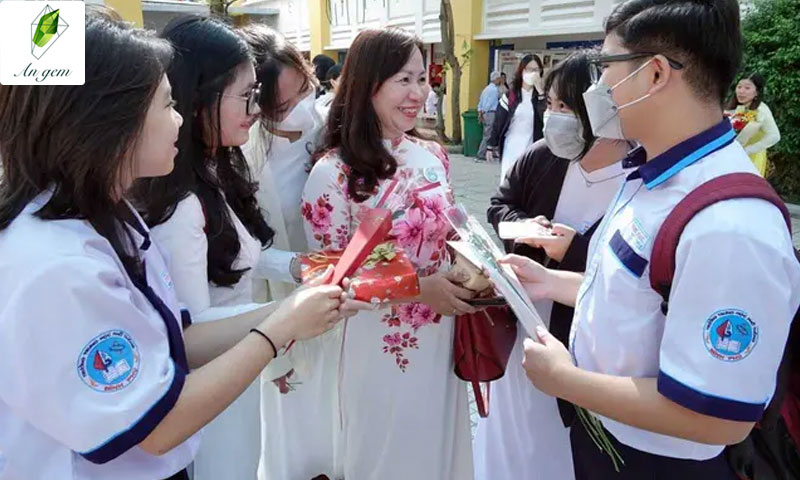 gợi ý quà 20/10 cho cô giáo ý nghĩa, thể hiện sự tôn kính