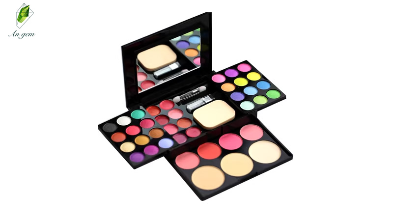 Đồ trang điểm (son môi, phấn má)